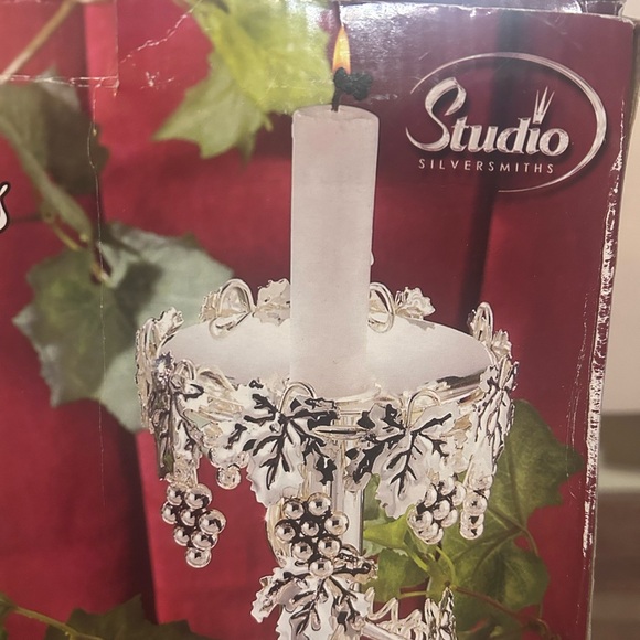 Vintage Pair of Silver Platted Grape Design Candle Sticks Holders 9.5”. - Picture 14 of 16